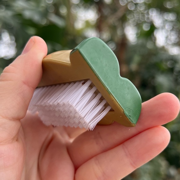Potato-Shaped Vegetable Scrub Brush - Fun Kitchen Gadget - Picture 2 of 8